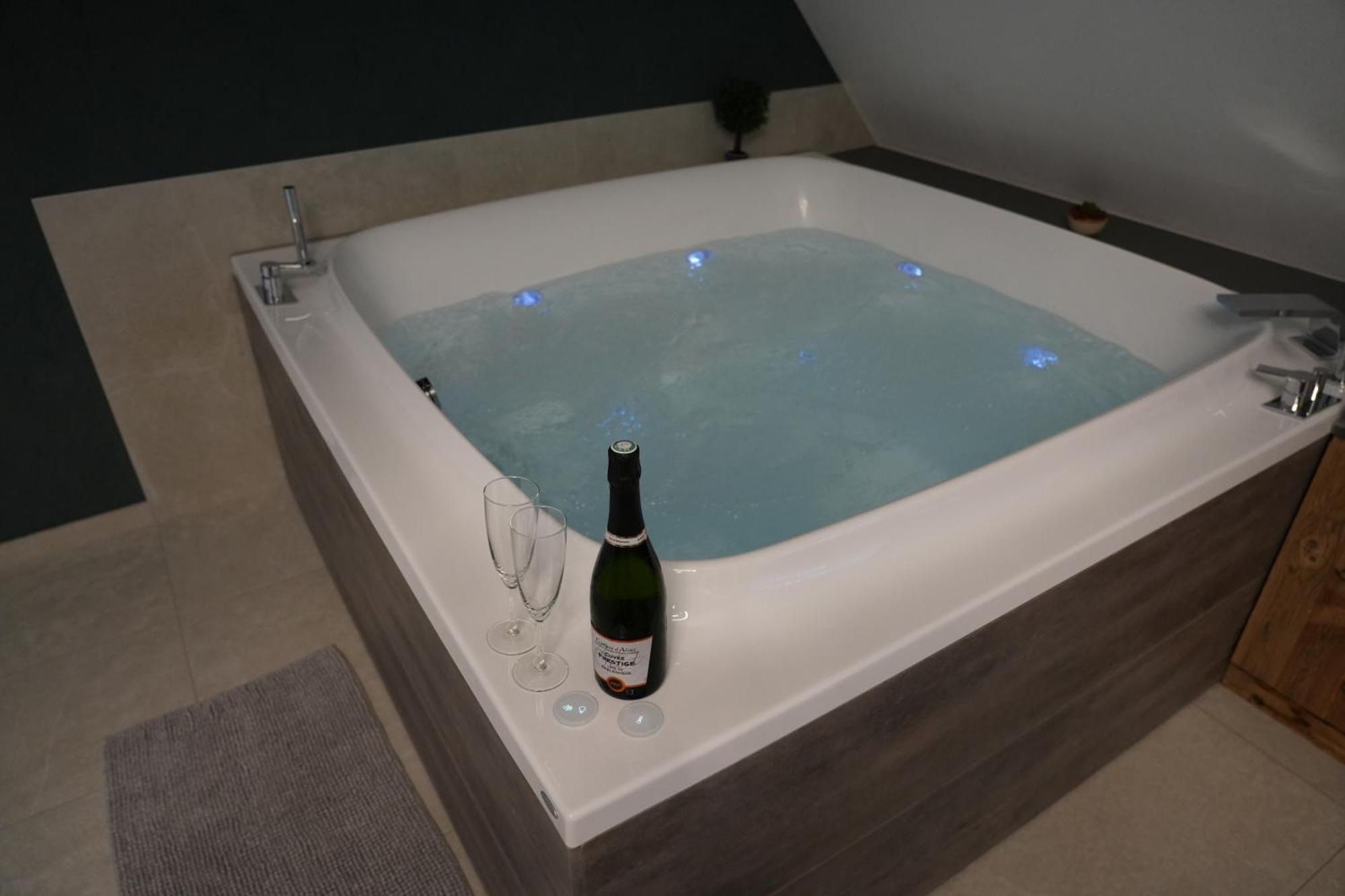 Gite Spa L'Atelier Emile - Spa Privatif - 5 Min Colmar Sainte-Croix-en-Plaine Zimmer foto
